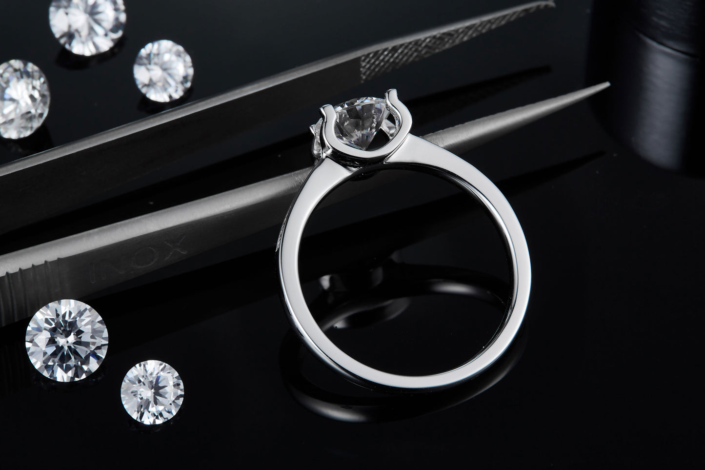 Luxury 1CT Claw Moissanite Ring – S925 Silver