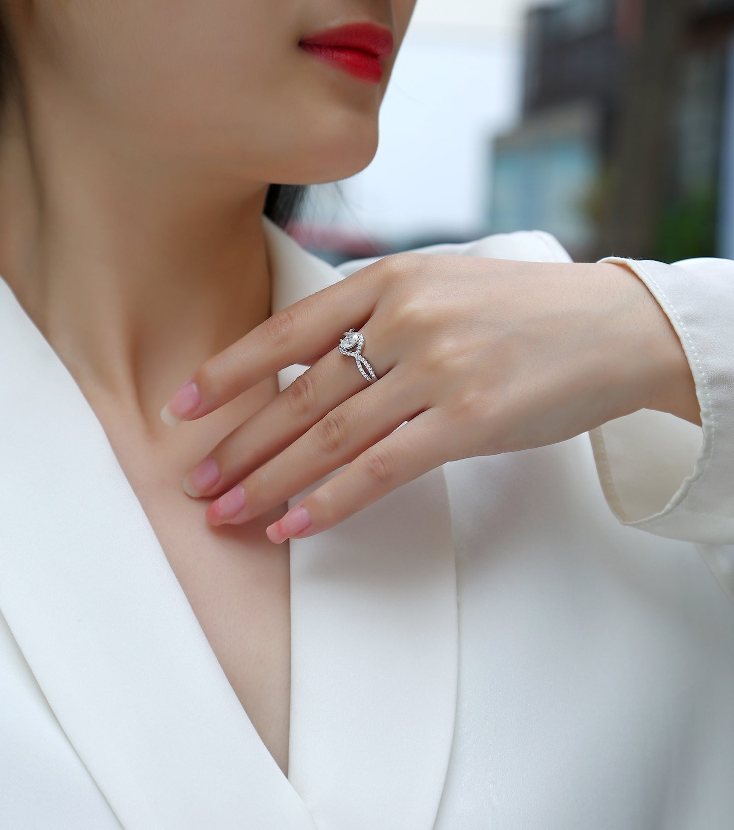 Alice in Wonderland – Moissanite Wedding Ring (S925 Silver, Platinum Plated)