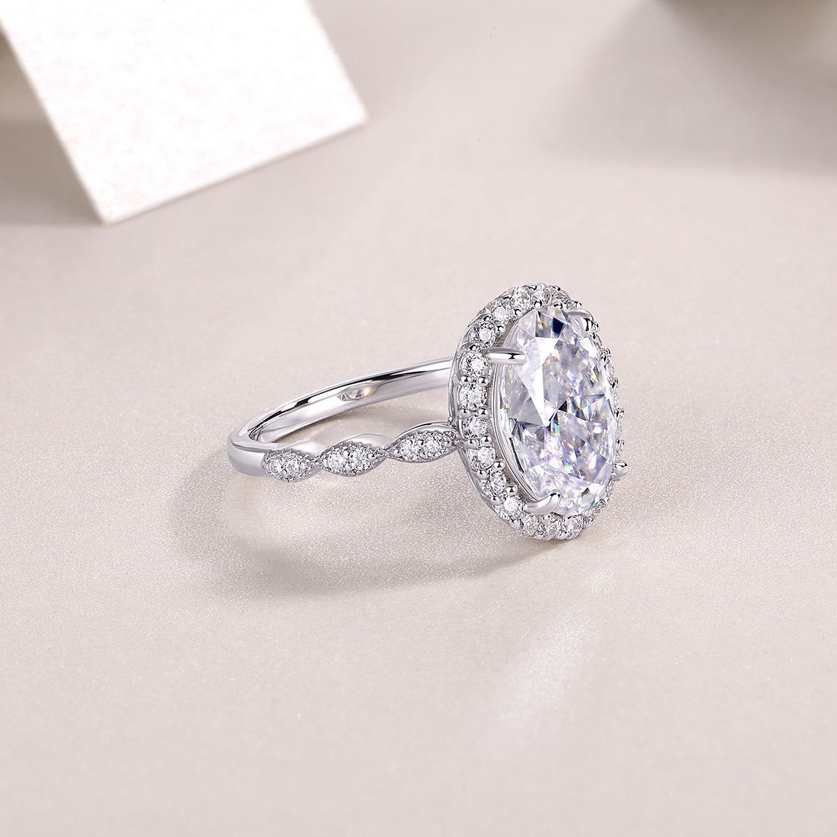 Luxury Oval Moissanite Wedding Ring – S925 Silver