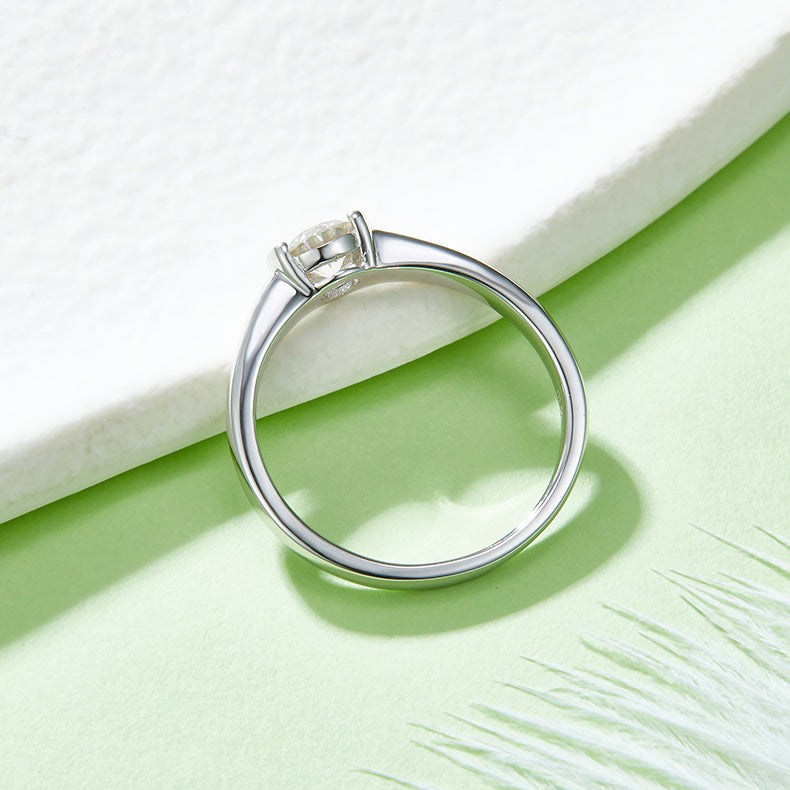 Luxury 0.5CT Moissanite Ring – S925 Silver