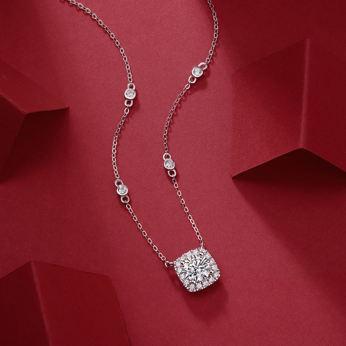 Fate in Dreams – Moissanite Pendant Necklace (S925 Silver, Platinum Plated)