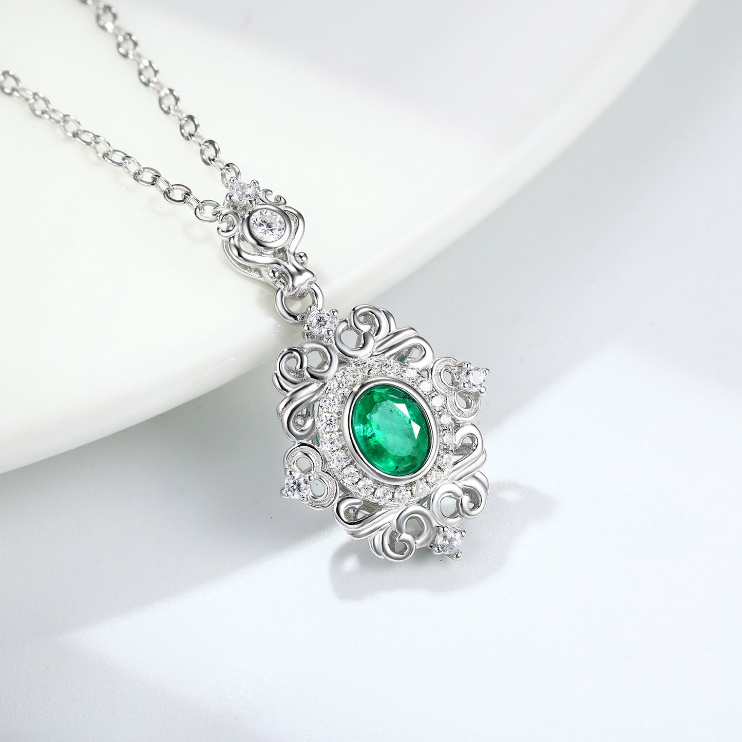 S925 Sterling Silver Natural Emerald Vintage Lace Necklace