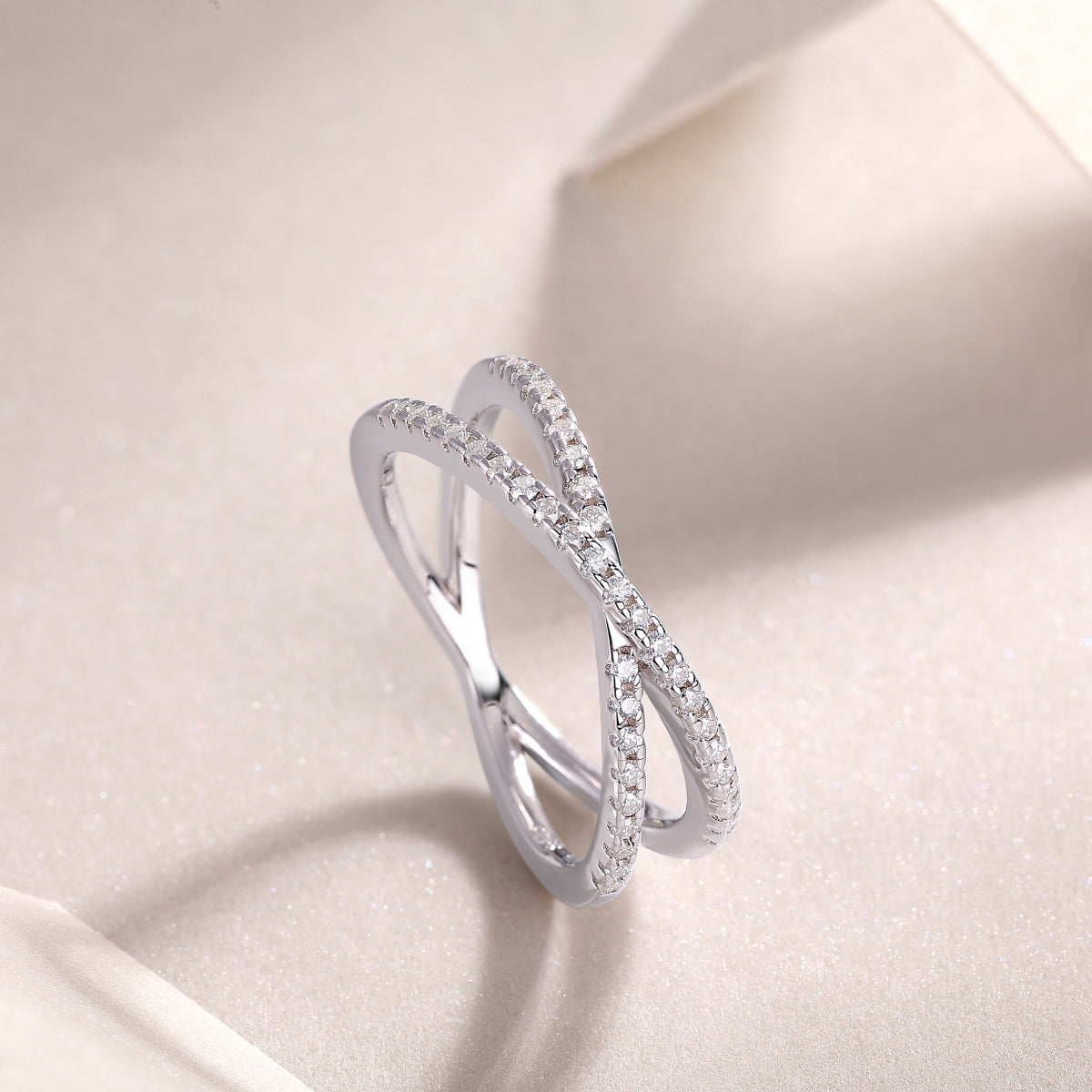 Love Interwoven – Moissanite Wedding Ring (S925 Silver, Gold & Rose Gold Plated)