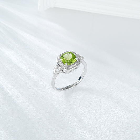 Luxury Women's Ring Temperament Small Sugar Peridot Ring S925 Silver