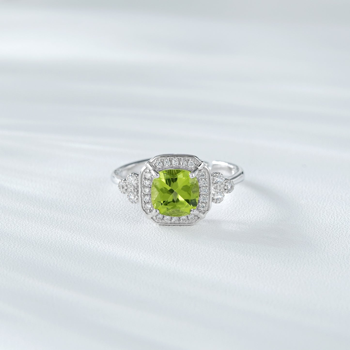 Luxury Women's Ring Temperament Small Sugar Peridot Ring S925 Silver