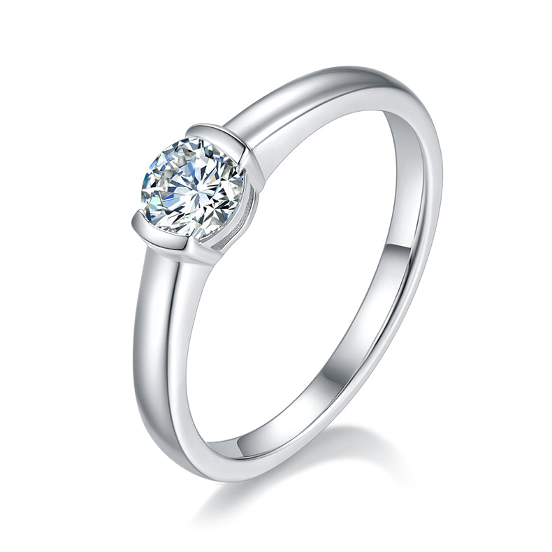 Luxury 0.5CT Moissanite Ring – S925 Silver