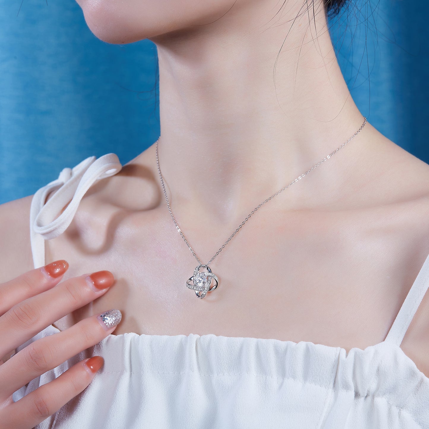 Luxury Moissanite Circle Pendant Necklace – S925 Silver