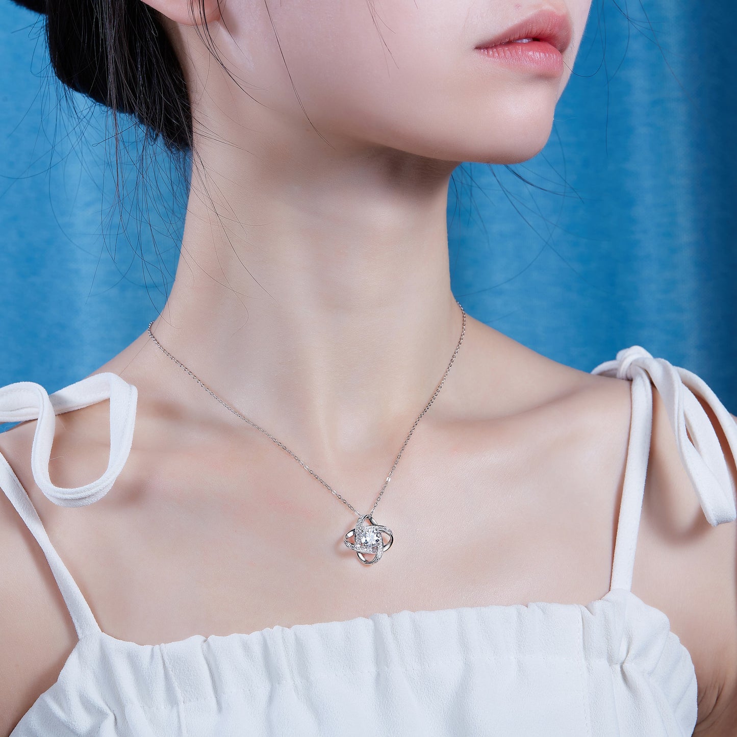 Luxury Moissanite Circle Pendant Necklace – S925 Silver