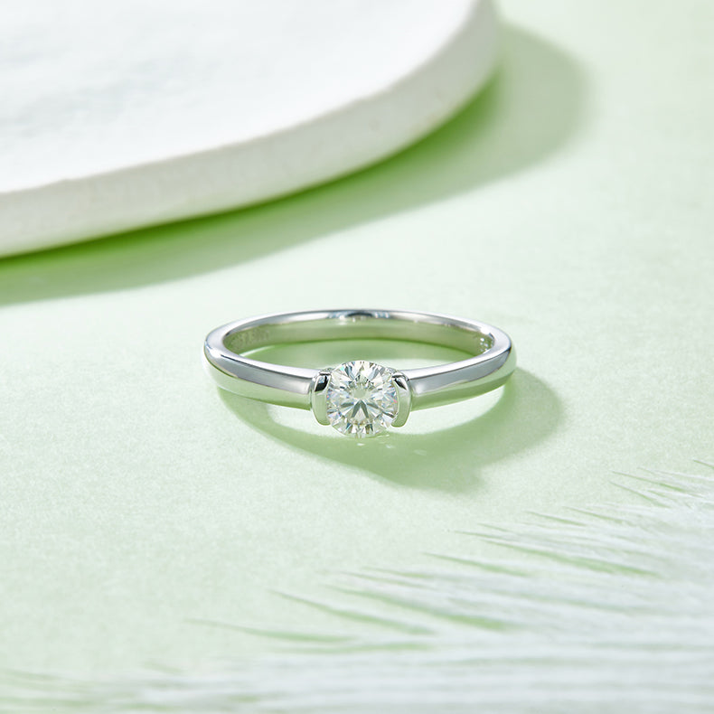 Luxury 0.5CT Moissanite Ring – S925 Silver