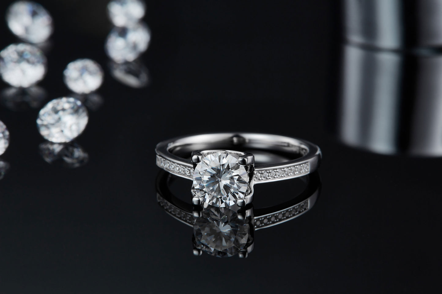 Luxury 1CT Claw Moissanite Ring – S925 Silver