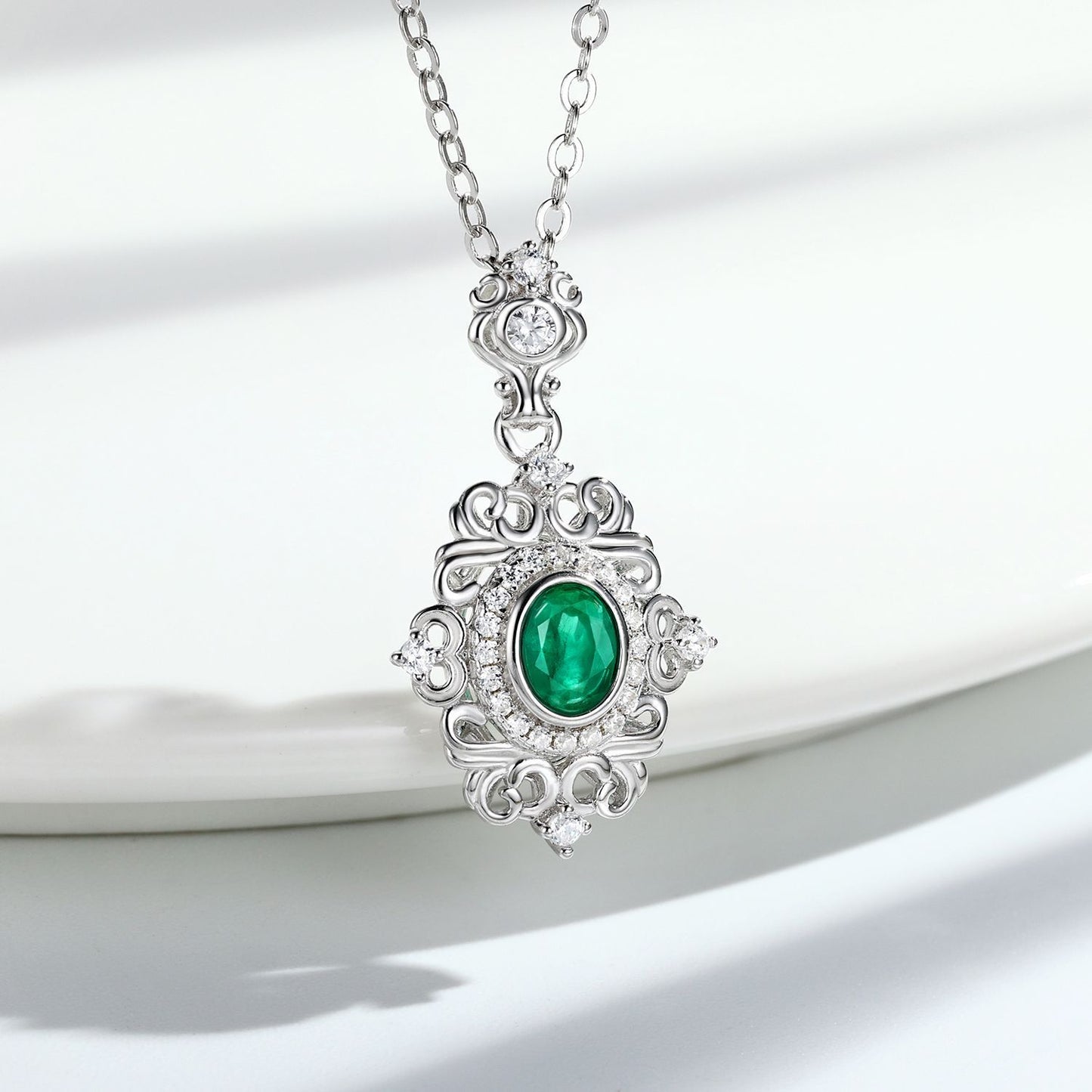 S925 Sterling Silver Natural Emerald Vintage Lace Necklace