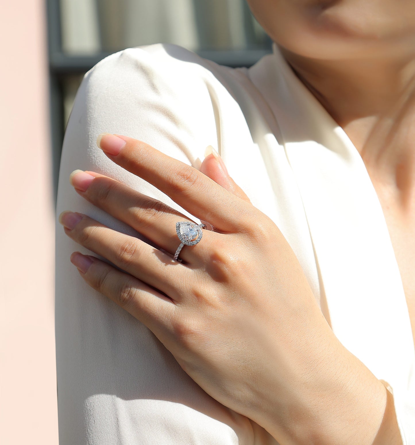 Luxury Electric Moissanite Ring – S925 Silver