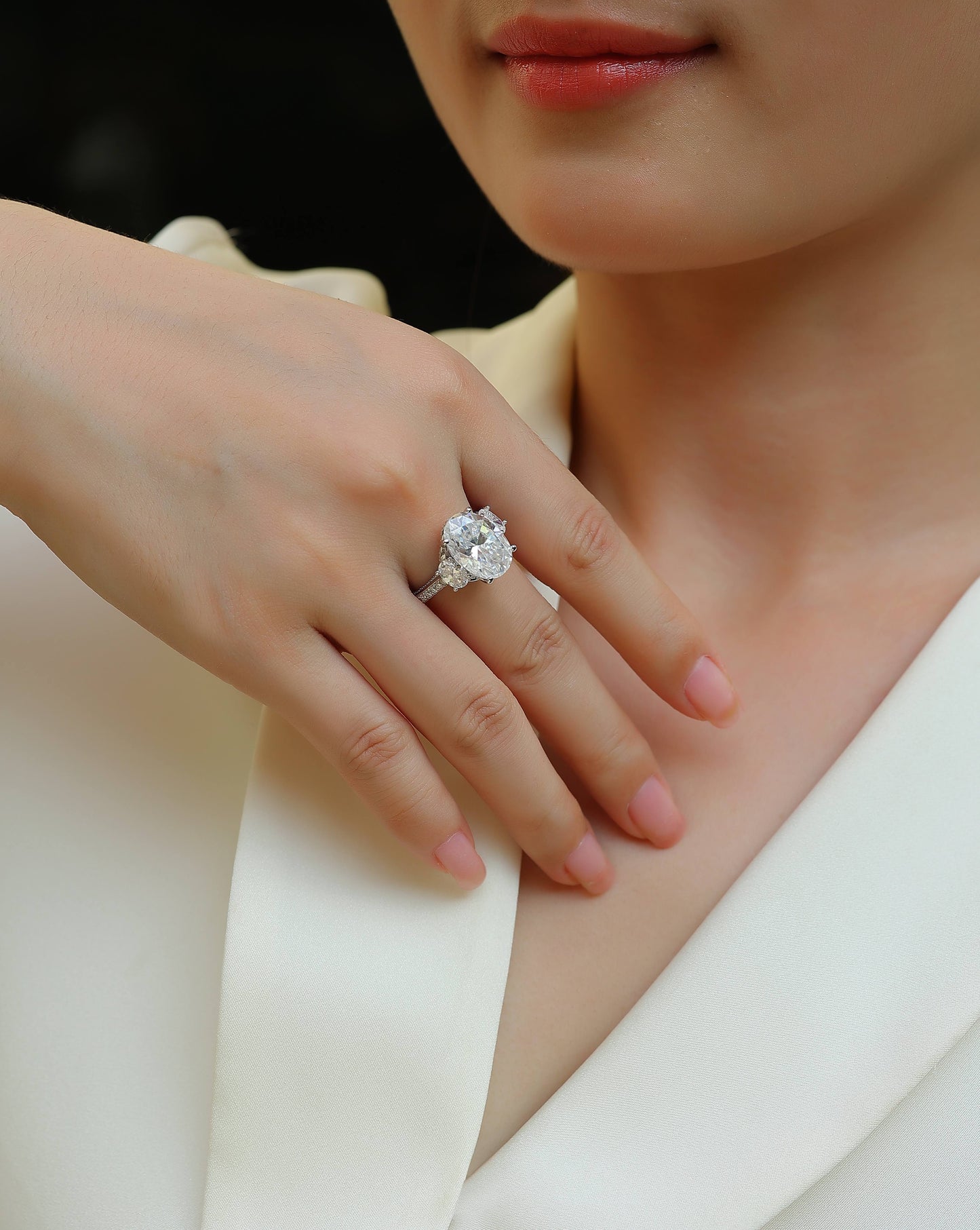 Luxury Oval Moissanite Crown Ring – S925 Silver